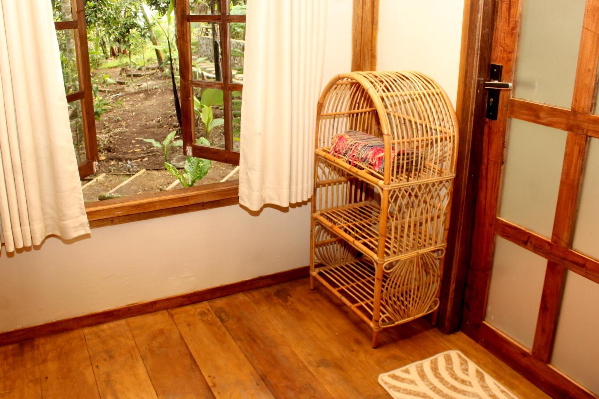 Homestay Santai House Tetebatu