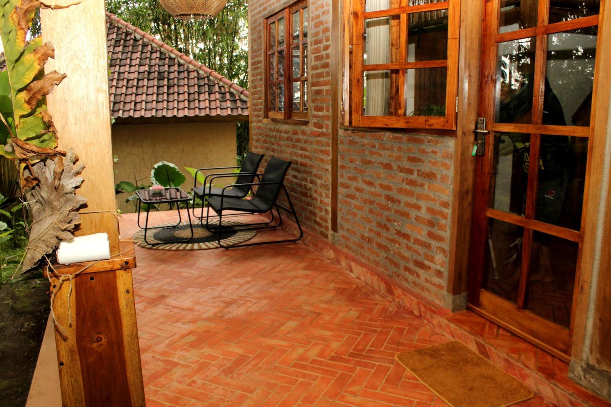 Homestay Santai House