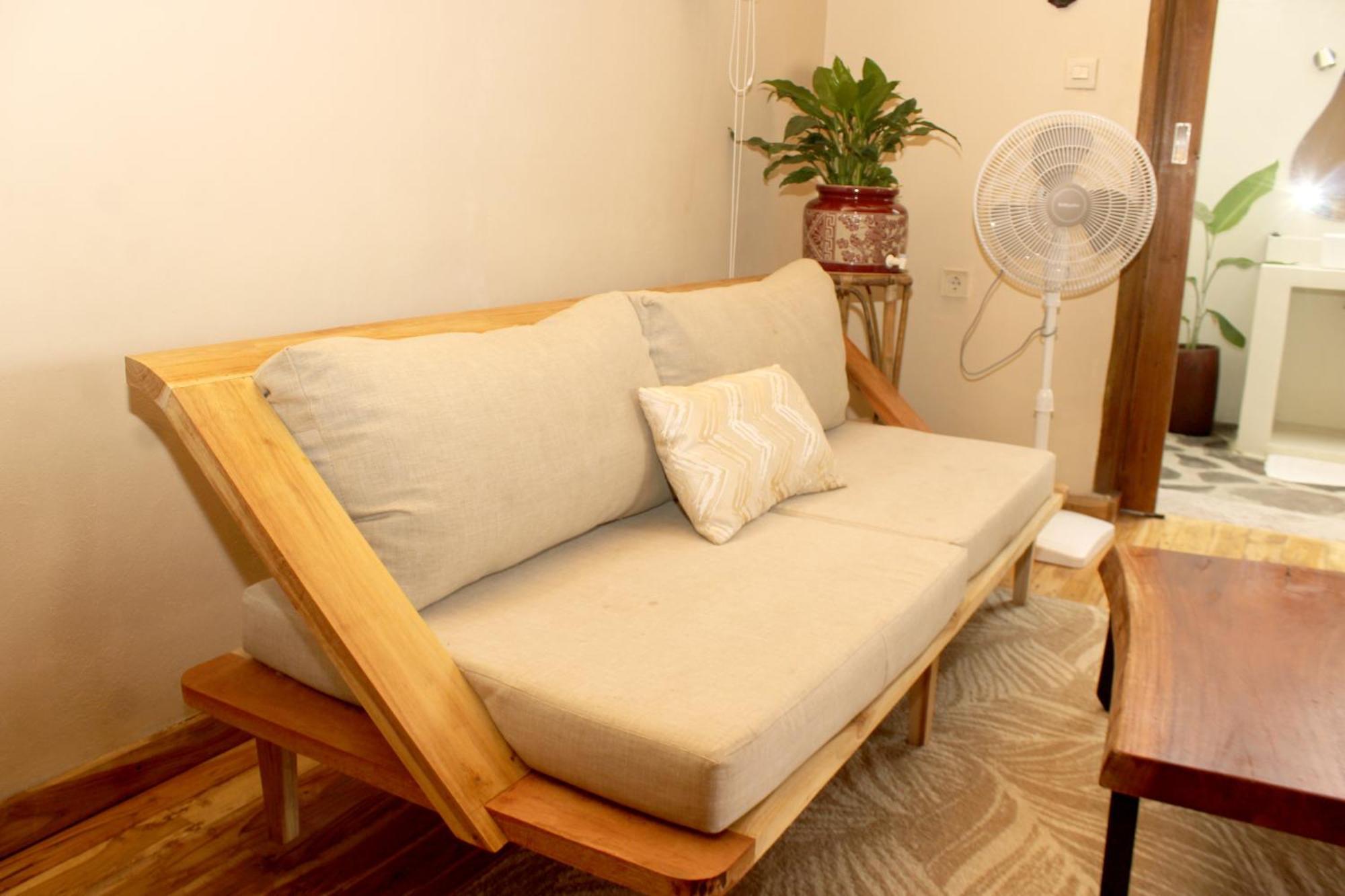 Santai House Homestay *